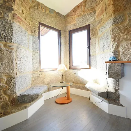 Preciosa Casa De Piedra En *